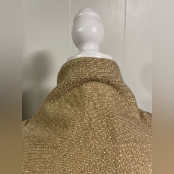 Shoulder wrap. Gold sparkle flecks with fringe. Smoke free home. Clean like new - Picture 3 of 5